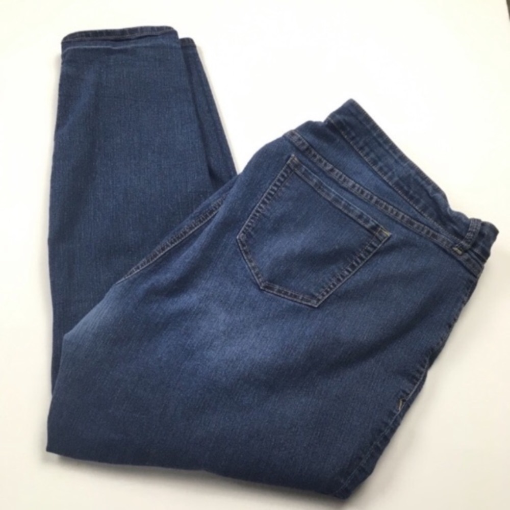 Torrid Curvy Skinny Dark Wash Stretch Jeans Women’s Plus Size 24‎